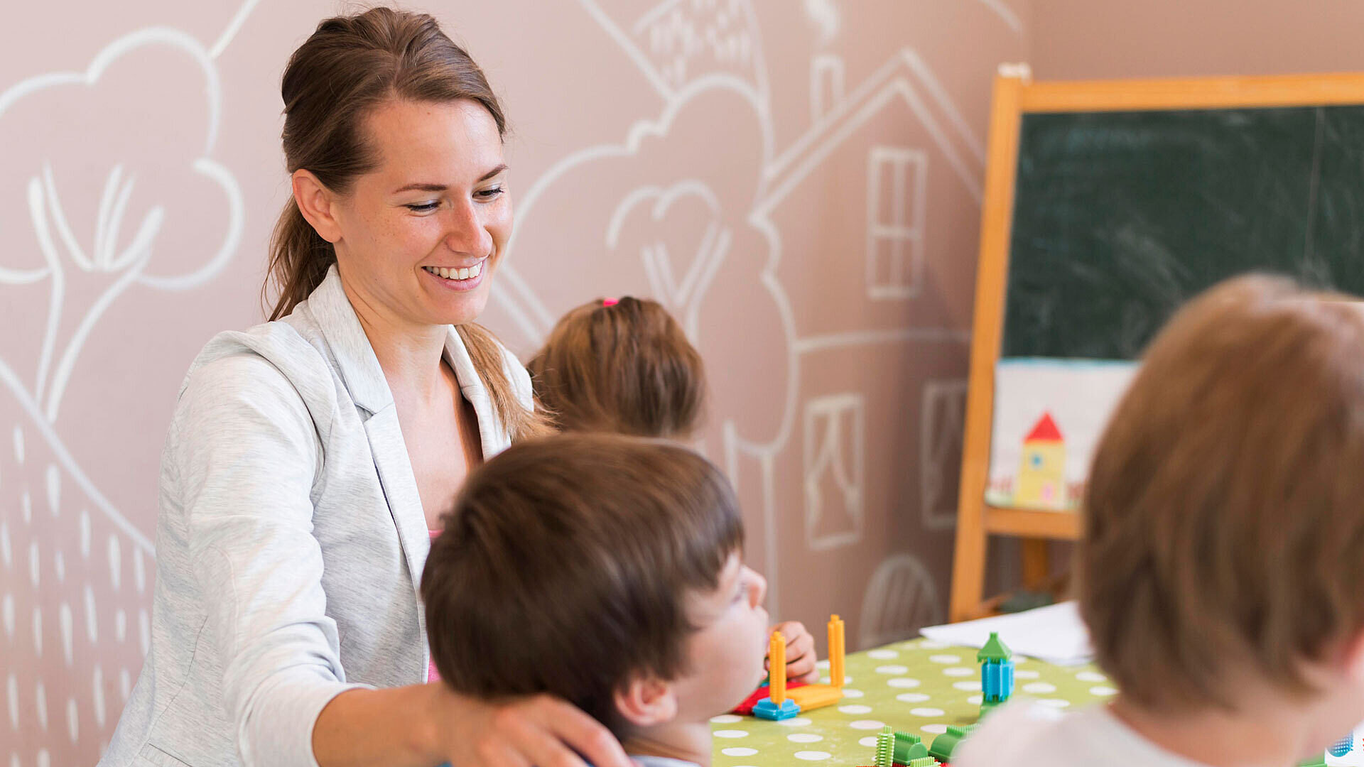 Regionalna Placówka Opiekuńczo–Terapeutyczna w Bytomiu szuka wychowawców Regionalna Placówka Opiekuńczo–Terapeutyczna w Bytomiu szuka wychowawców