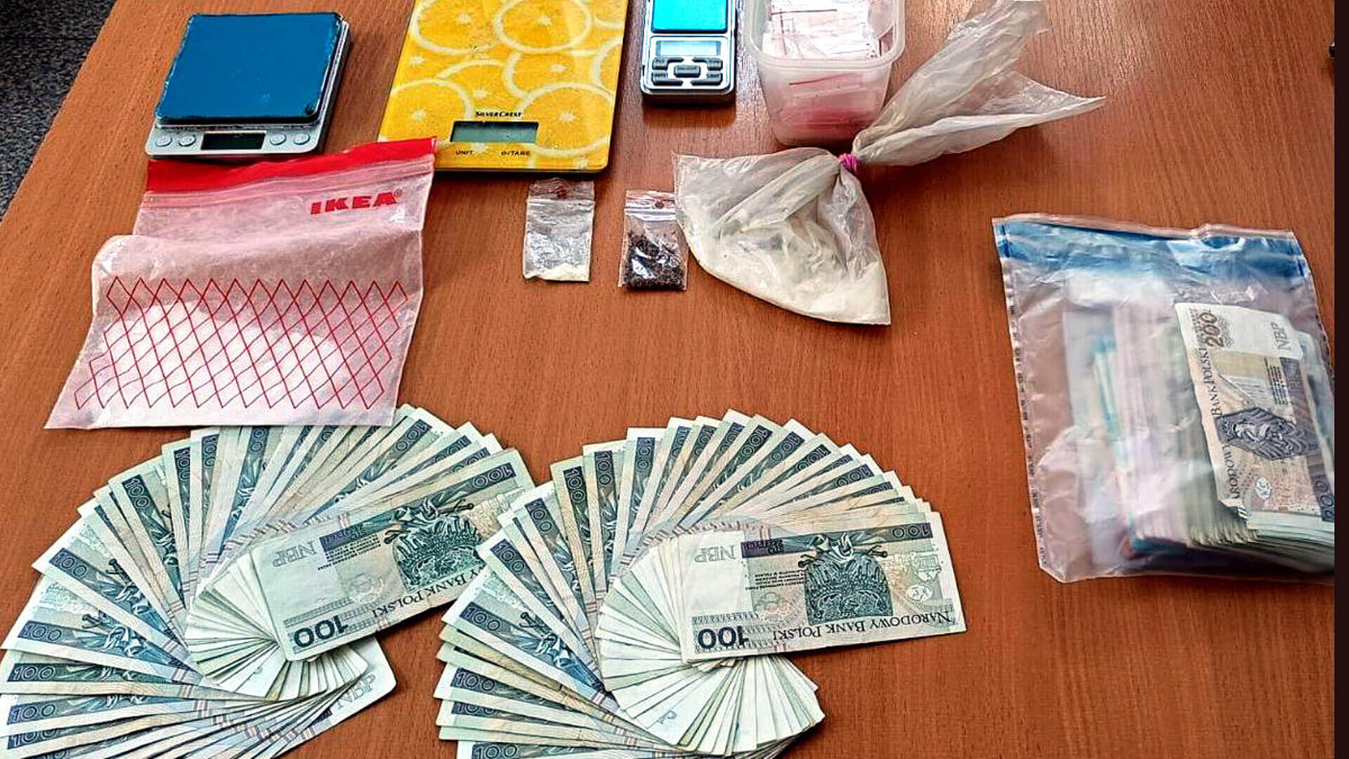 Pieniadze i narkotyki Pieniadze i narkotyki