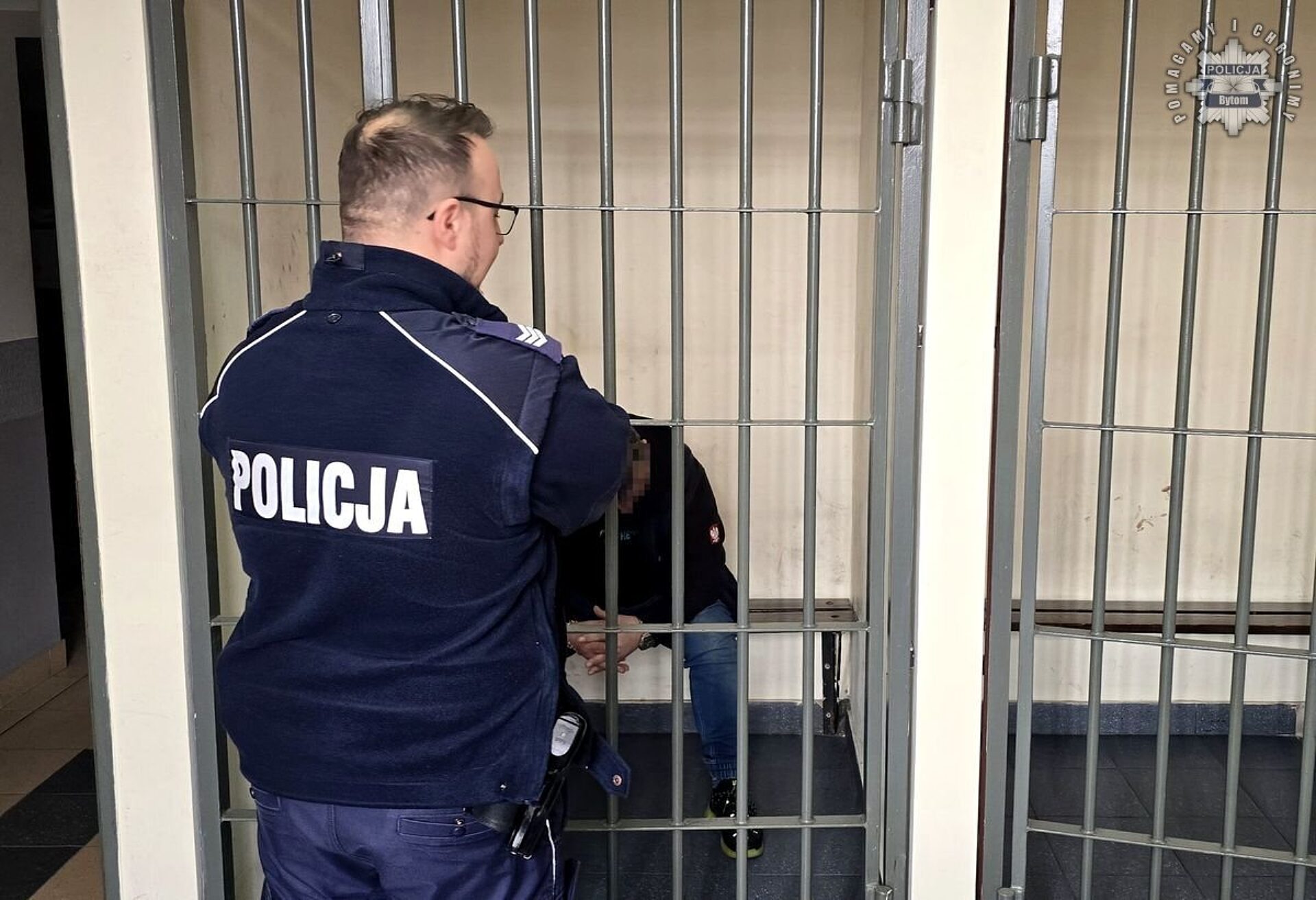 Jechał samochodem pod prąd Jechał samochodem pod prąd