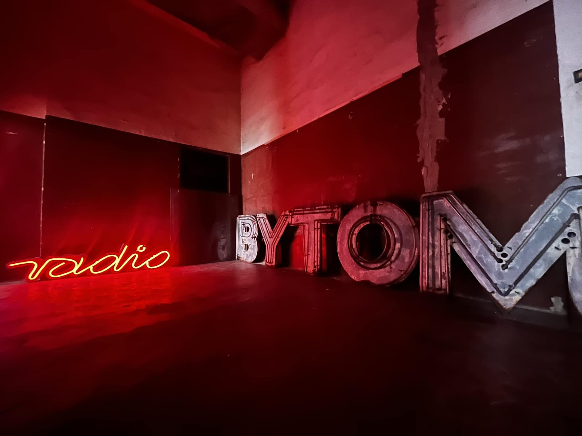 Neon radio bytom Neon radio bytom