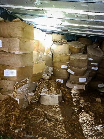 Nalot na nielegalną fabrykę papierosów w Bytomiu Nalot na nielegalną fabrykę papierosów w Bytomiu