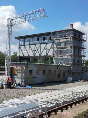 Nastawnia bramowa w Bytomiu w czasie prac remontowych fot Wojciech Okarmus Nastawnia bramowa w Bytomiu w czasie prac remontowych fot Wojciech Okarmus