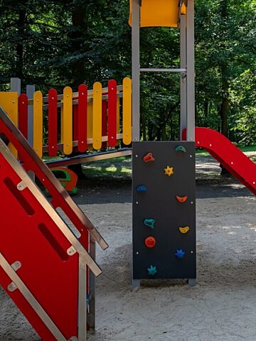 Plac zabaw w lagiewnikach zostal wyremontowany 1 Plac zabaw w lagiewnikach zostal wyremontowany 1