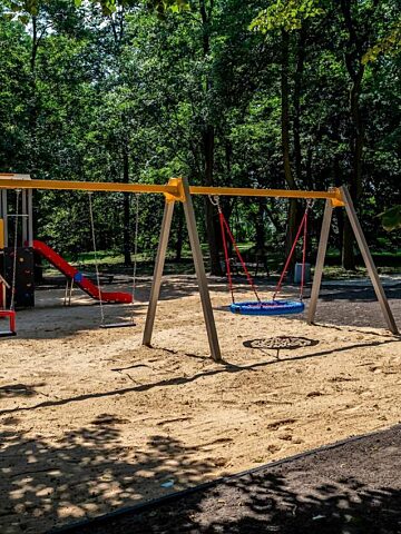 Plac zabaw w lagiewnikach zostal wyremontowany 6 Plac zabaw w lagiewnikach zostal wyremontowany 6