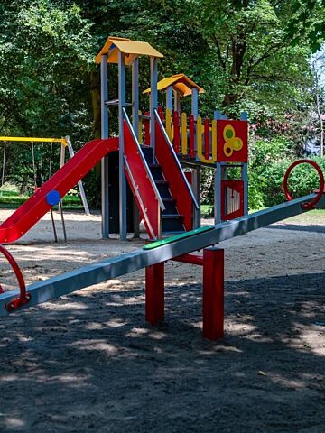 Plac zabaw w lagiewnikach zostal wyremontowany 7 Plac zabaw w lagiewnikach zostal wyremontowany 7