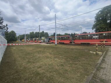 Zderzenie samochodu dostawczego z tramwajem Zderzenie samochodu dostawczego z tramwajem
