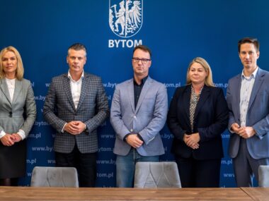 W środę, 15 października Miejski Zarząd Dróg i Mostów i Bytomskie Wodociągi Sp. z o.o. podpisały umowę z firmą Eurovia Polska SA W środę, 15 października Miejski Zarząd Dróg i Mostów i Bytomskie Wodociągi Sp. z o.o. podpisały umowę z firmą Eurovia Polska SA