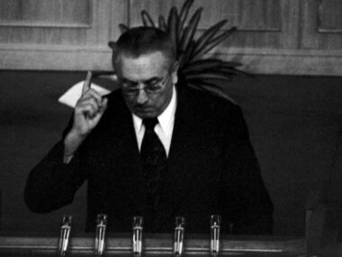 45 lat temu Edward Gierek stracił władzę. I zdrowe serce I Krajowa Konferencja Polskiej Zjednoczonej Partii Robotniczej. Edward Gierek. 22-23 października 1973.