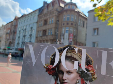 Vogue rozpisuje się o wystawie w bytomskiej galerii Vogue rynek kronika