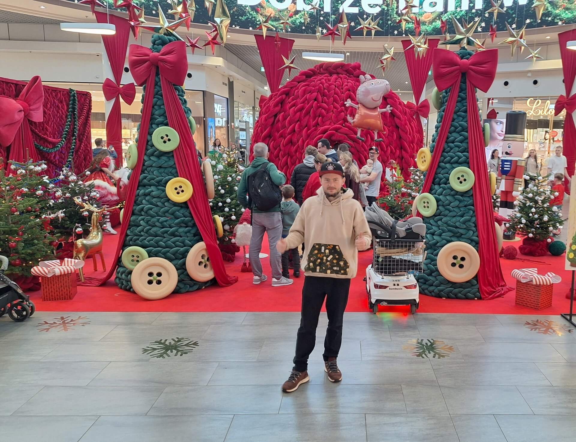 Największa bombka w Polsce powstała w Bytomiu. Teraz zdobi galerię handlową pod Warszawą