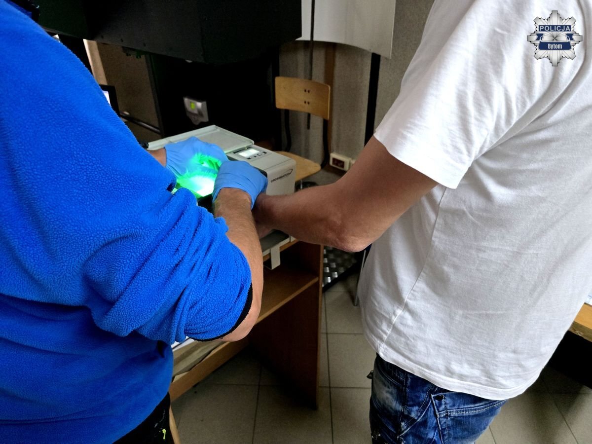 Bytom zatrzymany chcial przekupic policjantow blikiem 3