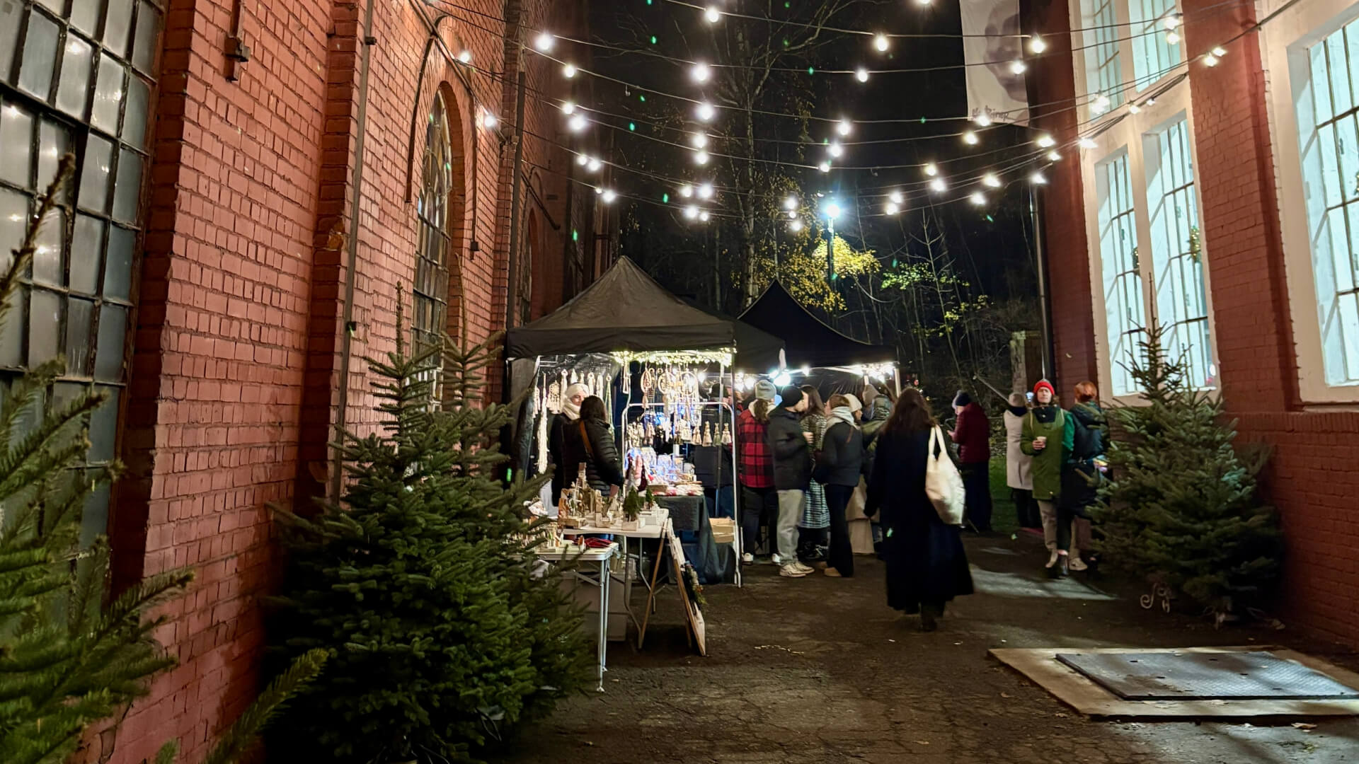 Coś Ładnego z Bytomia. Druga edycja świątecznego jarmarku w dawnej lokomotywowni w Rozbarku