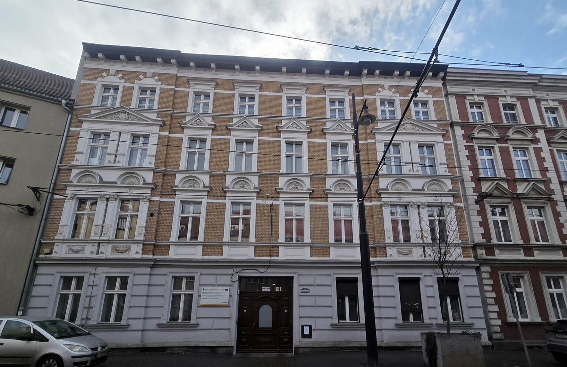 Wyremontowana elewacja Katowickiej 60