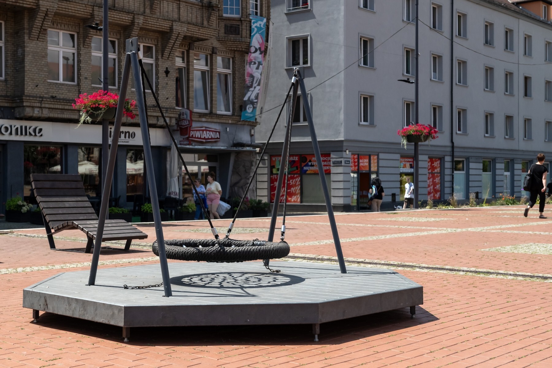 Miejskie meble rynek bytom lato 2024 6