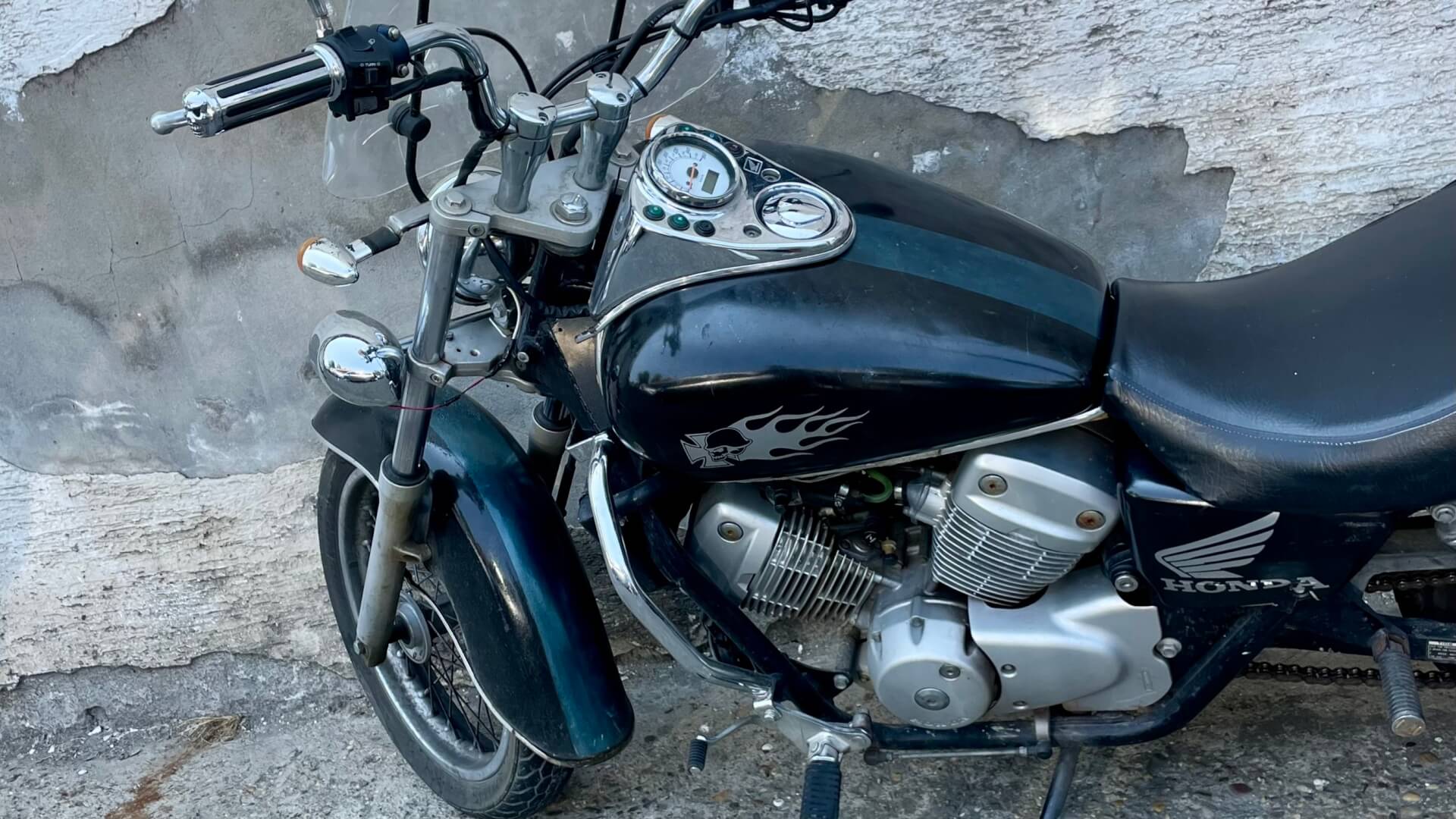 Wypadek drogowy z udziałem motocyklistów w Bytomiu. Poszkodowani trafili do szpitala