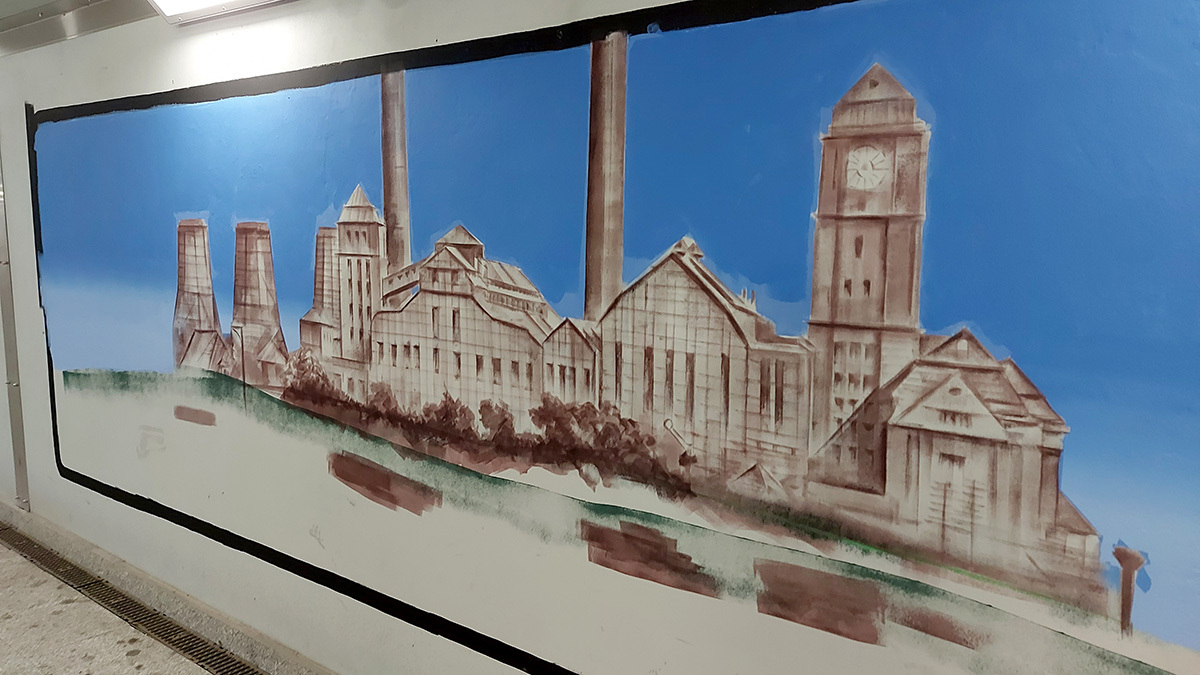 W przejściu podziemnym pod bytomskim dworcem powstają murale