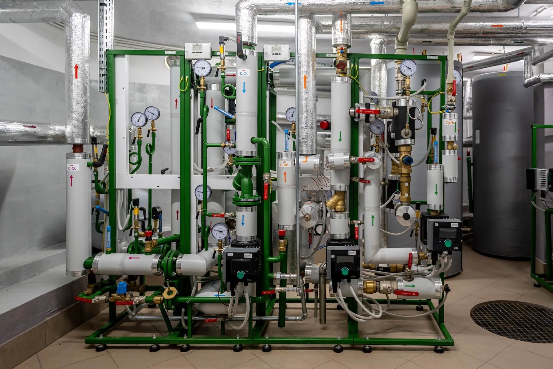 Hybrydowy węzeł cieplny w kamienicy przy ul. Musialika 1