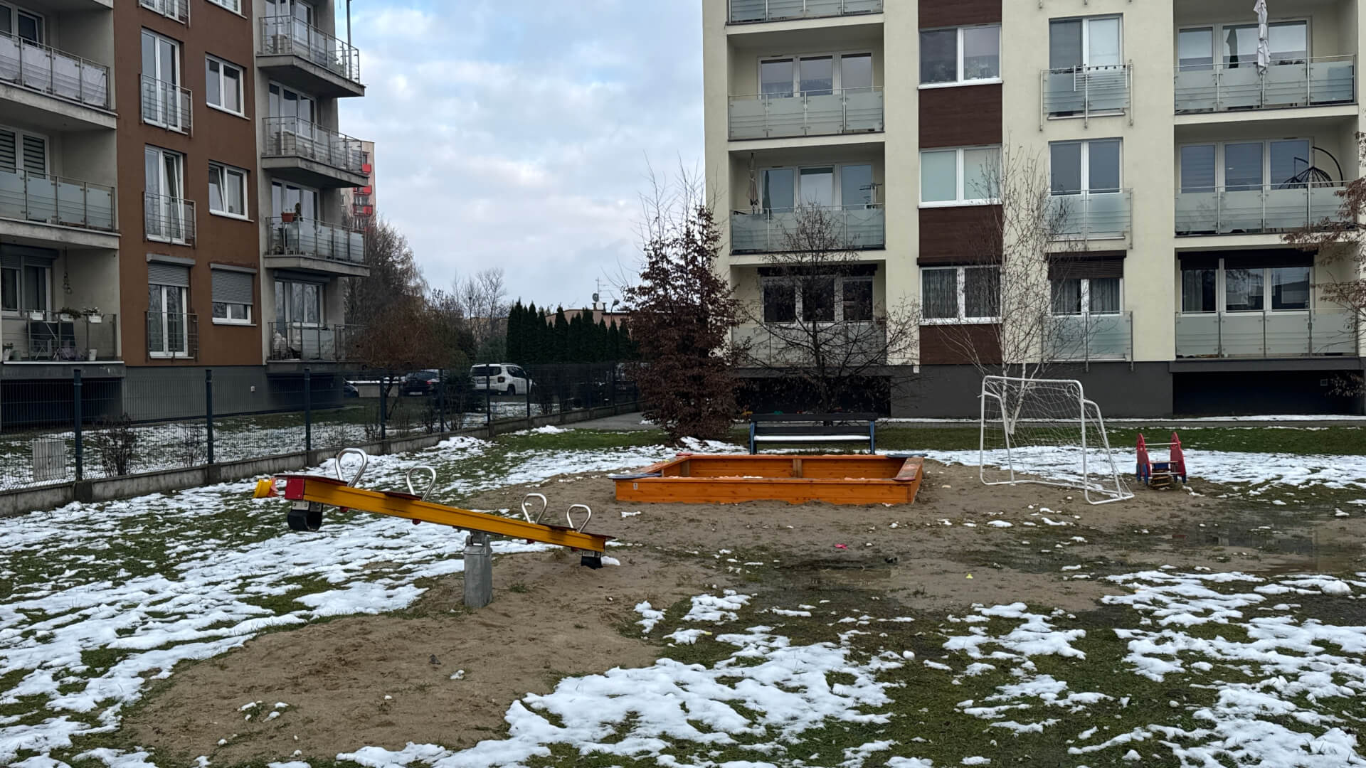 Zmodernizowany plac zabaw przy ul. Karpackiej