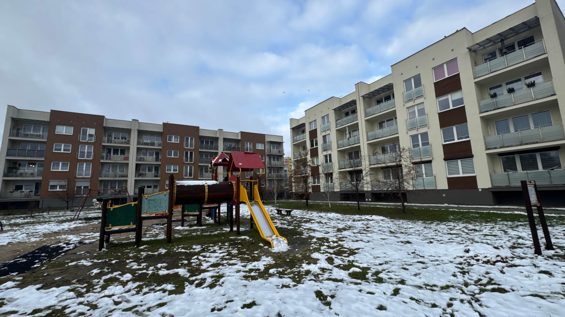 Zmodernizowany plac zabaw przy ul. Karpackiej