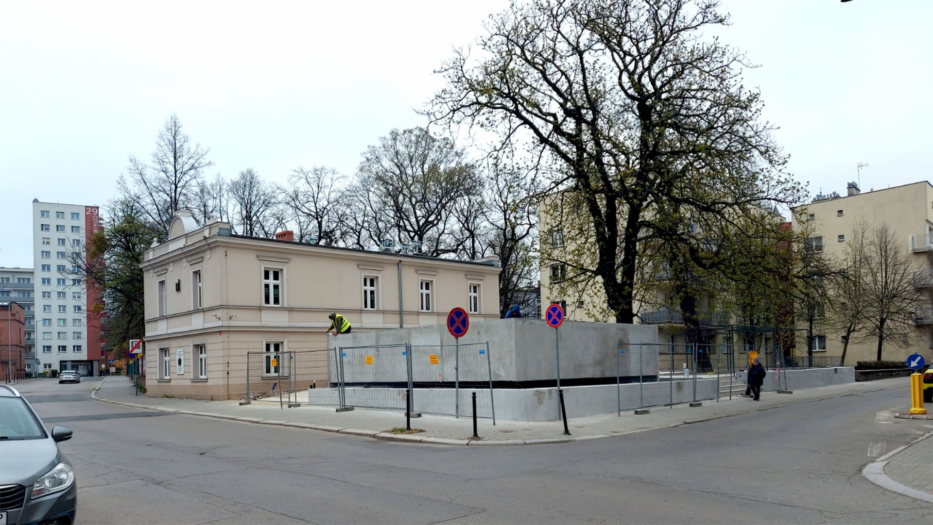 Przebudowa skweru przed Ulem