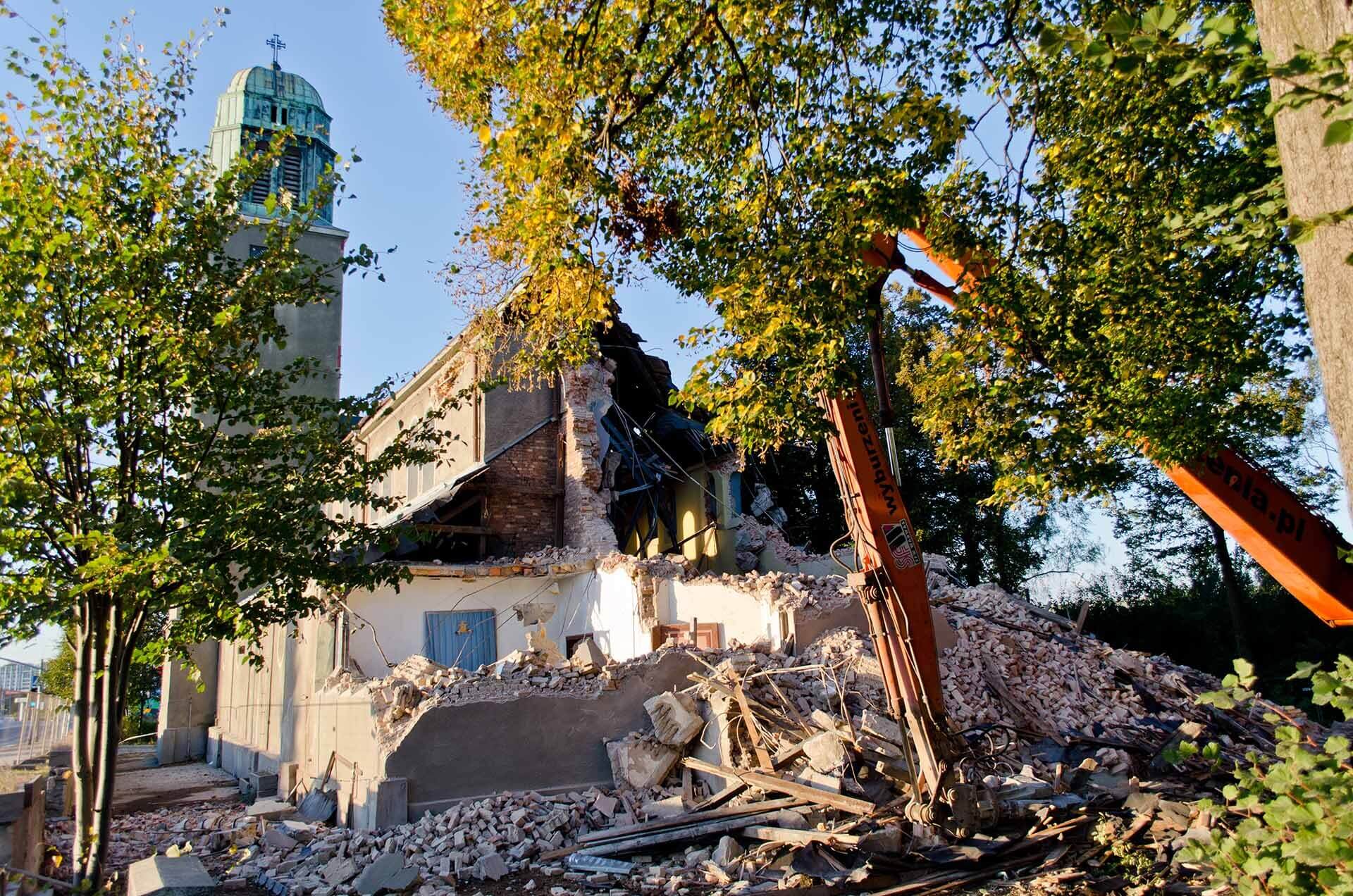 2016 rok: Rozbiórka kościoła św. Józefa Robotnika przy ul. Strzelców Bytomskich